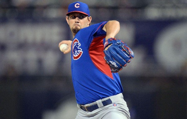 El derecho Jason Hammel.