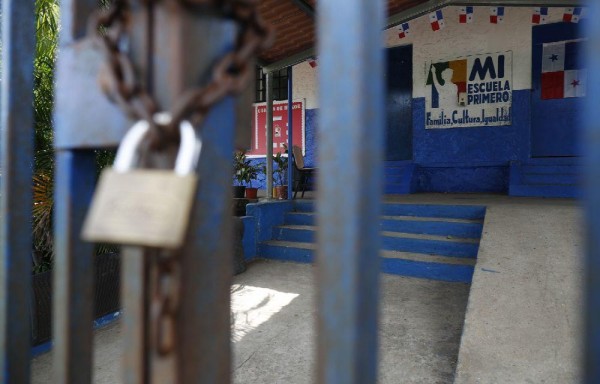 Fotografía del Centro Educativo de Sajalices, al igual que esa escuela muchas más están sin cerradas.
