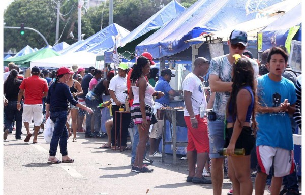 Disgustados por las ventas bajas.