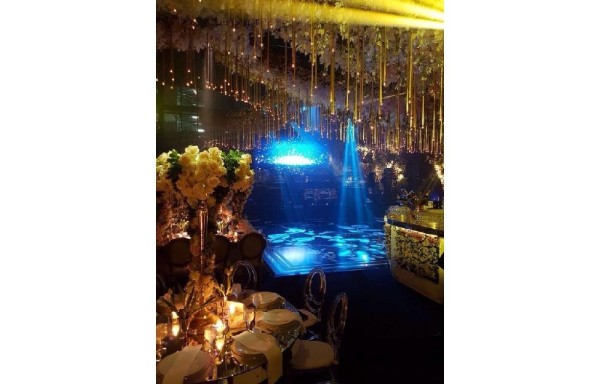 Invitó a Wisin a su boda