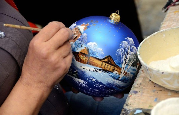 Rusia. Elaboración de decoración.