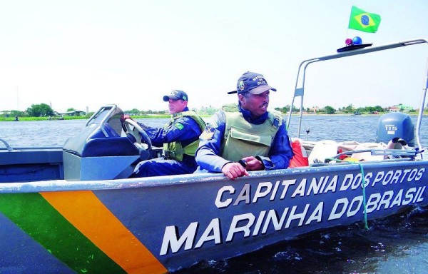 Los cuerpos fueron trasladados en lancha