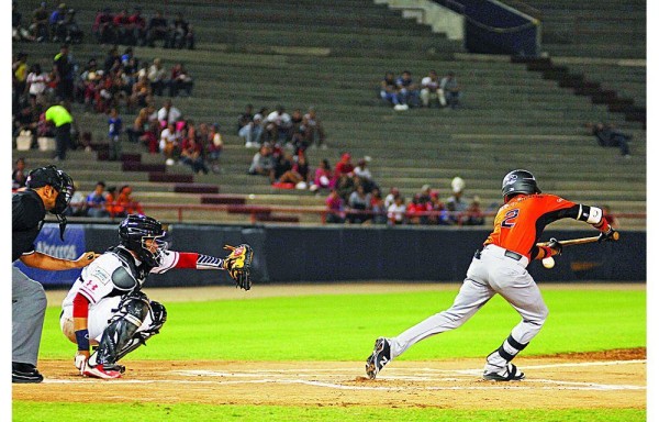 Los Santos logra su primera victoria de la ronda de seis.