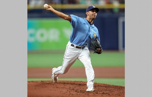 Javier Guerra está de vuelta en Grandes Ligas