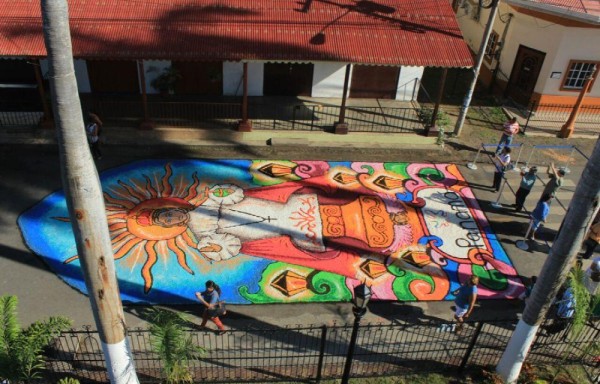 Alfombras hecha con sal para Corpus