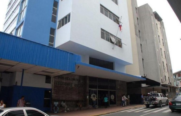 Policlínica Presidente Remón mantiene un elevador dañado 