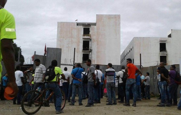 Tras un diálogo, la dirigencia logró que los obreros terminen de trabajar esta semana.