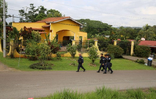 La casa donde estaba Denis era de su hija. Está ubicada a 150 metros de un vagón policial, donde habían uniformados.