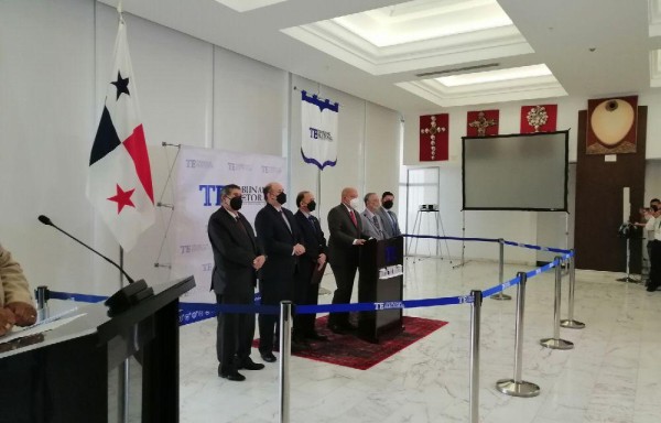 Heriberto Araúz dejará su cargo en octubre.