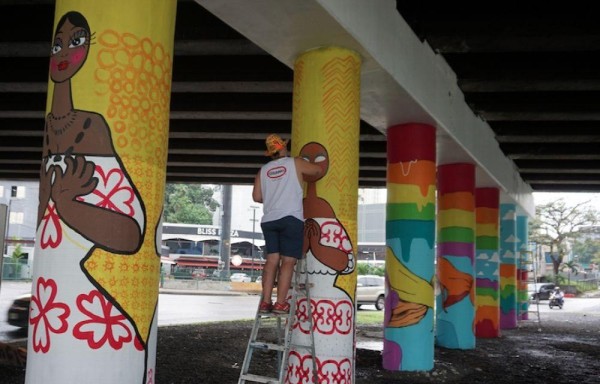 Las obras realizadas a través de esta forma de expresión artística tienden a enviar llamativos mensajes de crítica social y política.