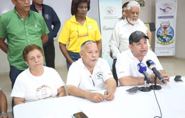 La UNEP exige al gobierno cumplirle a la educación