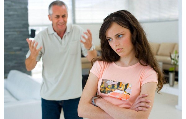 Cómo manejar la rebeldía en los adolescentes