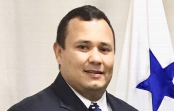 De homónimos y acusaciones