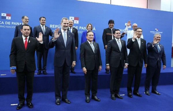 Jefes de Estados junto al nuevo presidente de Panamá.