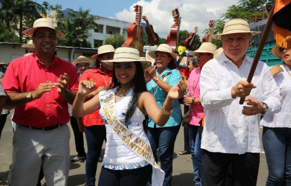 Desde temprano calentaron motores con bailes y alegres tamboritos.