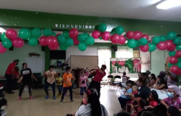 Niños de Malambo celebran la Navidad
