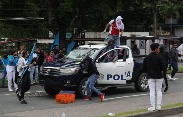 Se instalaron dentro del auto y lo condujeron