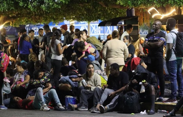 Miles de migrantes varados en la ciudad de Tapachula.