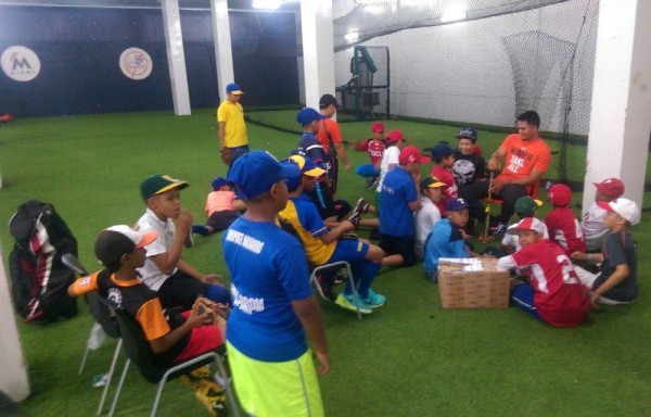 Los niños entrenaron ayer.