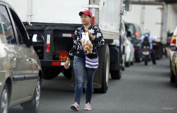 MINSA asegurá que la mayoría de los productos que se venden en las calles no tienen registro sanitario.