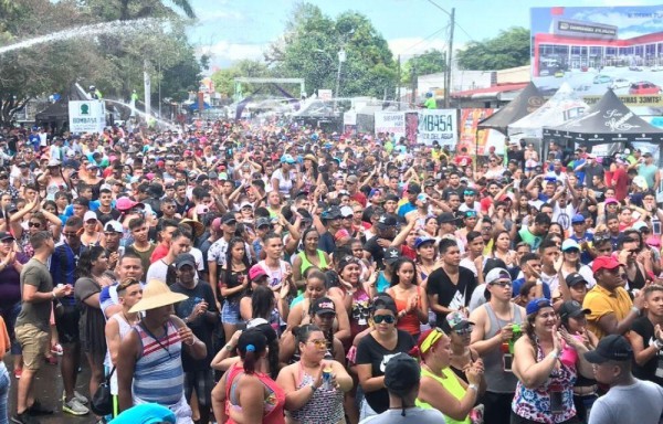 El intérprete de ‘La Rusa', puso a saltar a los chiricanos en Horconcitos en el Oriente Chiricano.