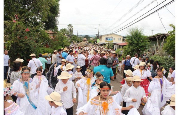 Por ley el Festival recibe 20 mil dólares, lo restante sale de actividades y patrocinadores.
