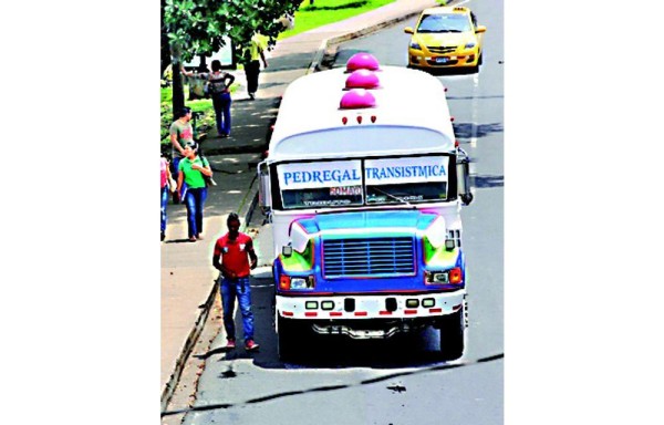 Conductores cobran 50 centésimos de pasaje.