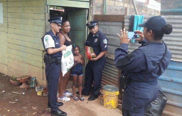 Policías hicieron la logística.