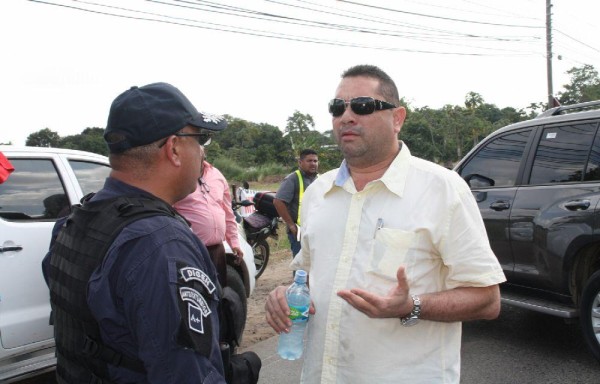 Ayala se enfrentó a miembros de la policía en 2015 en una protesta contra ampliación de la termoeléctrica.