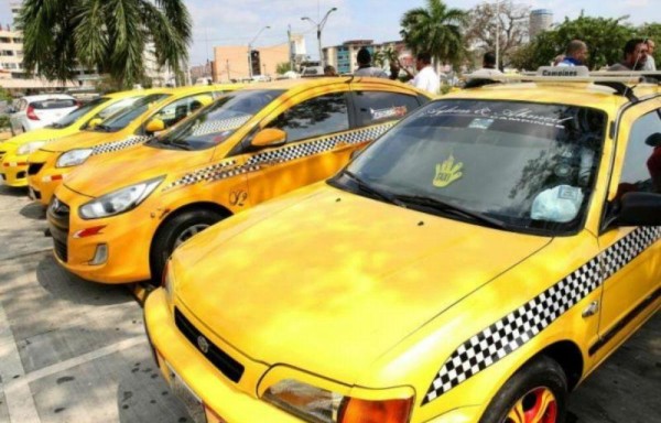 Los taxistas protestaron por la medida adoptada por Uber.