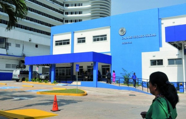 En el cuarto de urgencias de la CSS no se le atendió adecuadamente.