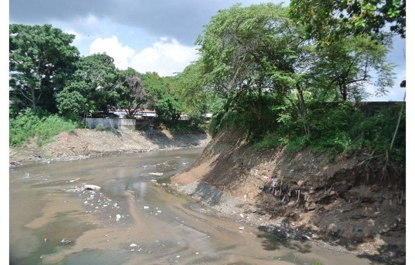 Río Matías Hernández, en Auto Motor.