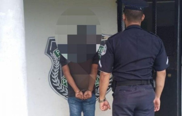 Dos jóvenes detenidos por robo a Indriver