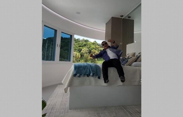 Lo culpan por el colapso de la casa flotante [bromas]