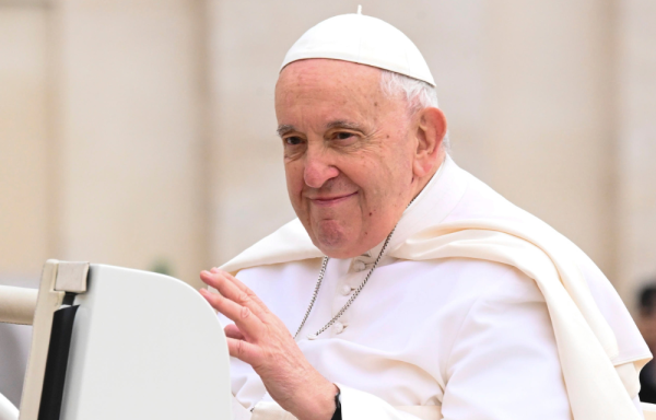 El papa aplaude a todas las mujeres por crear una sociedad más humana