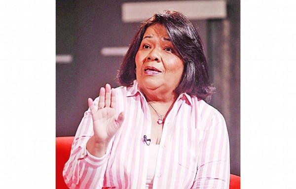 Maribel Gordón Calderón, libre postulación.