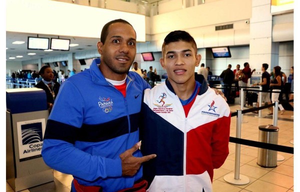 El joven judoca panameño Ronald González (d) perdió en la final de la categoría 66 kg.