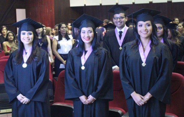 Unos 245 mil profesionales han egresado de la UP.