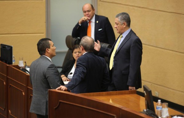 La presencia de diputados ayer en el Pleno de la AN fue casi nula.