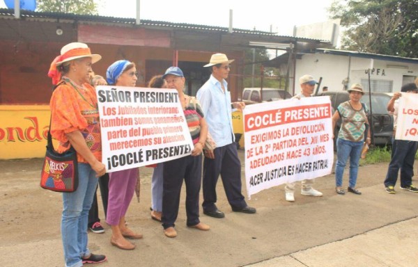 Los jubilados están pidiendo al gobierno que se les entregue también el 3% de interés.