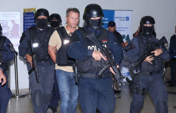 Llegada de Valdés al Aeropuerto de Tocumen.