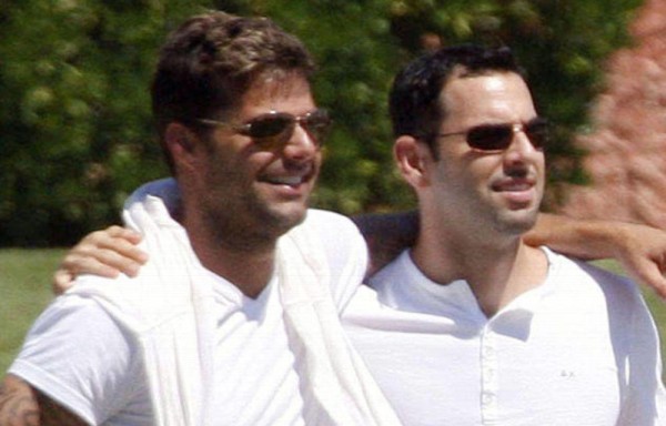 Pospuso su boda por causa de Carlos, su ex