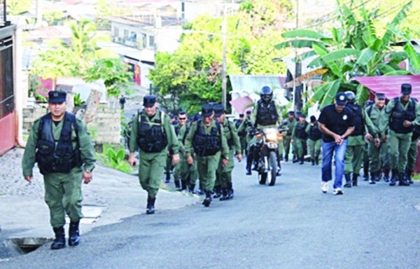 Moradores se sintieron incómodos con el tranque que generó esta acción policial.