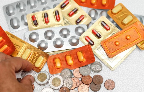 El anteproyecto de ley que crea la Superintendencia General de Medicamentos está en etapa preliminar.