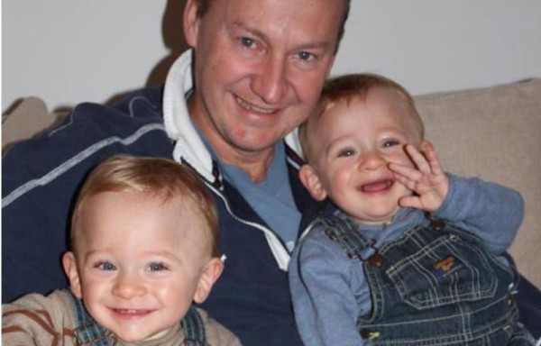 Gemelos días antes de ser asesinados.