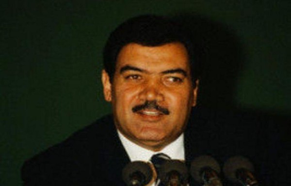 Talibanes ahorcan a expresidente afgano