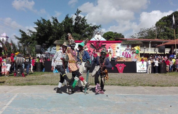 Las tradiciones de los disfraces se han mantenido en la provincia.