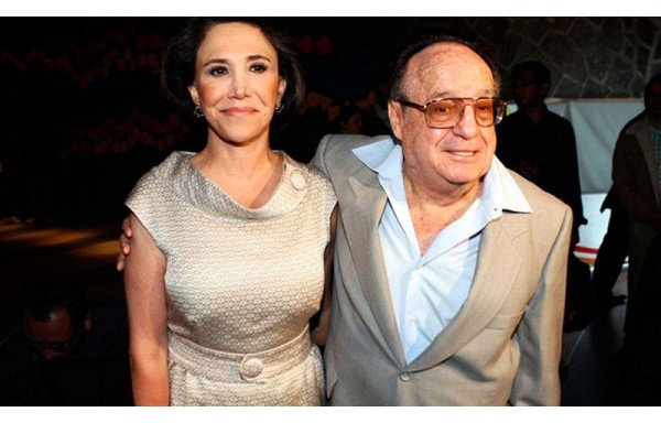 Florinda confirma amor con Quico