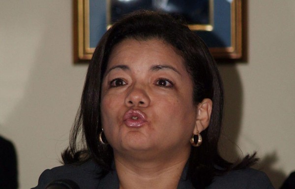 Bernal es castigado por oponerse al rector