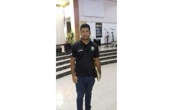 Se hace pasar como coordinador de programa de Gobierno Nacional.